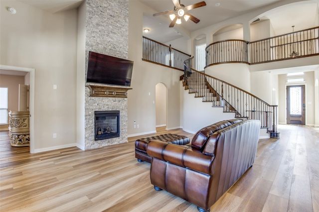 301 Calhoun Street, Glenn Heights, TX 75154