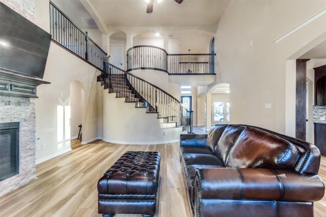 301 Calhoun Street, Glenn Heights, TX 75154