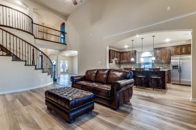 301 Calhoun Street, Glenn Heights, TX 75154