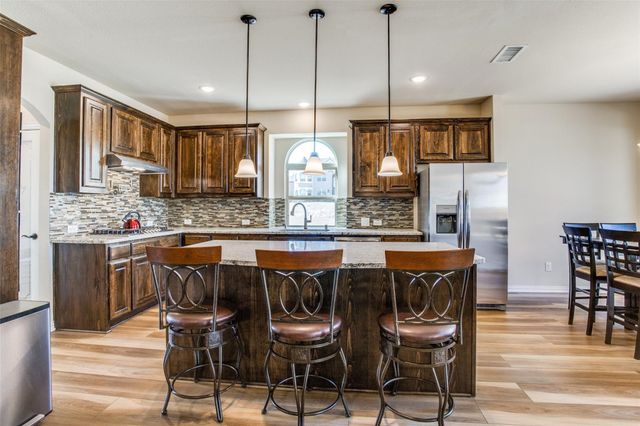 301 Calhoun Street, Glenn Heights, TX 75154