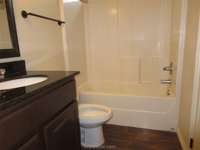 103 Richards Street, College Station, TX 77840