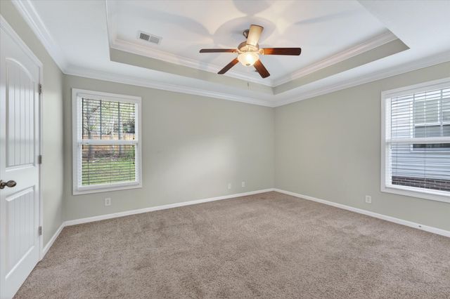 631 Hidden Valley Dr, Clarksville, TN 37040