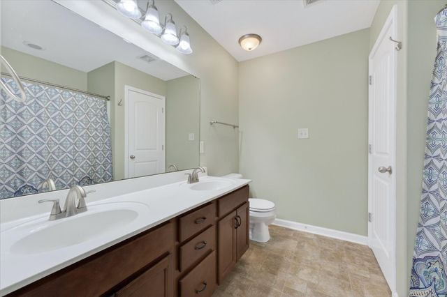 631 Hidden Valley Dr, Clarksville, TN 37040