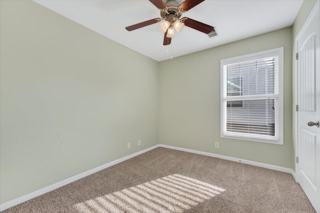 631 Hidden Valley Dr, Clarksville, TN 37040