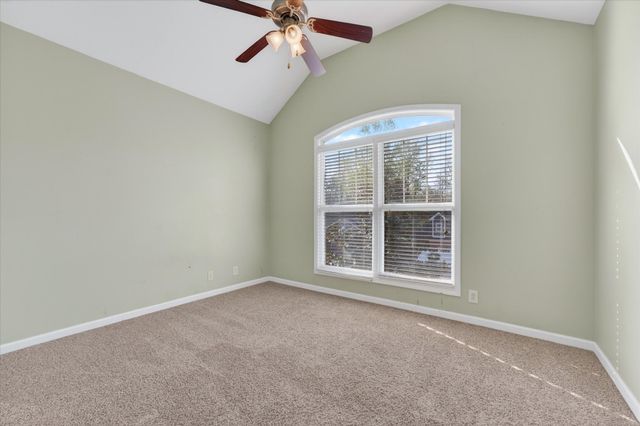 631 Hidden Valley Dr, Clarksville, TN 37040