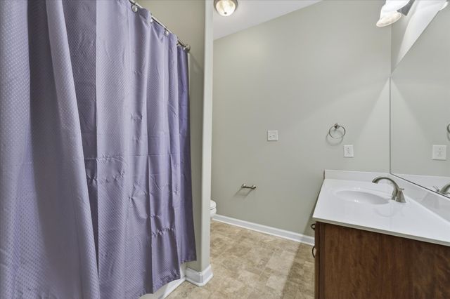 631 Hidden Valley Dr, Clarksville, TN 37040