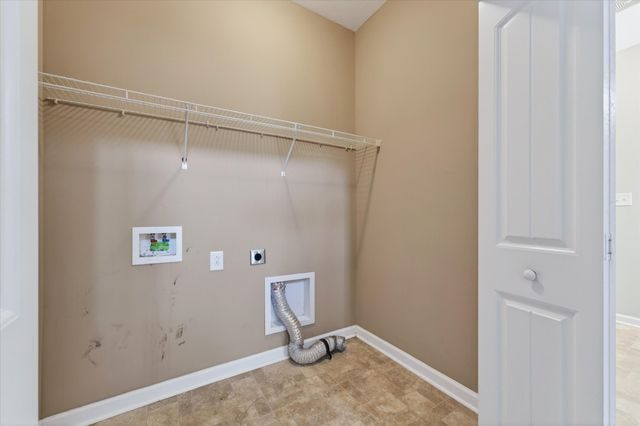 631 Hidden Valley Dr, Clarksville, TN 37040