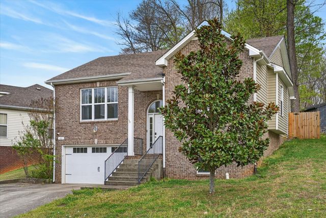 631 Hidden Valley Dr, Clarksville, TN 37040