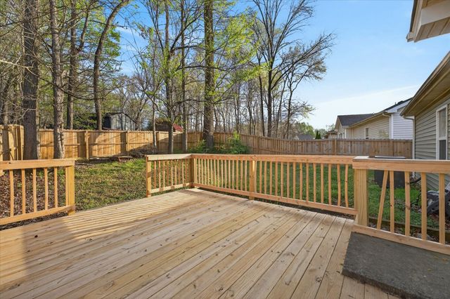 631 Hidden Valley Dr, Clarksville, TN 37040