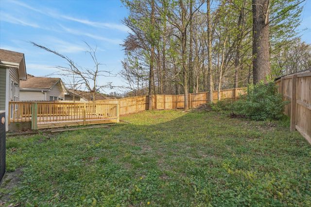 631 Hidden Valley Dr, Clarksville, TN 37040