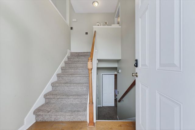 631 Hidden Valley Dr, Clarksville, TN 37040