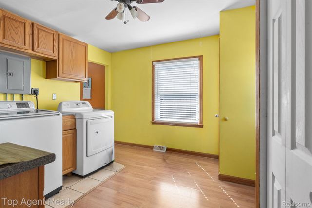 25673 Ford Street, Roseville, MI 48066