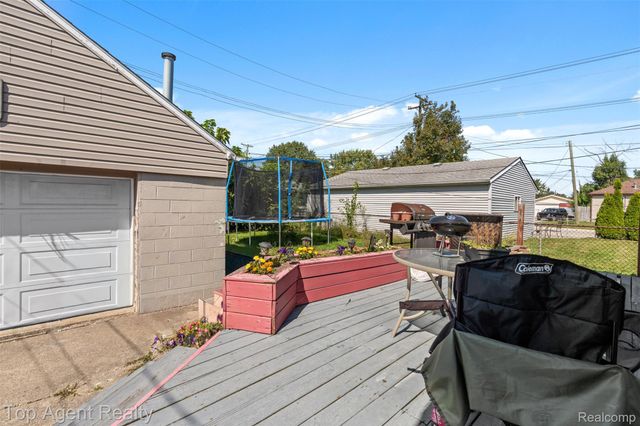 25673 Ford Street, Roseville, MI 48066