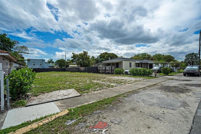 3056 SW 13th St, Miami, FL 33145