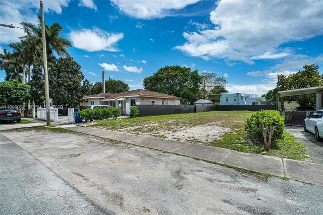 3056 SW 13th St, Miami, FL 33145