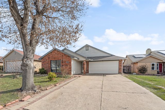2410 Brookdale Drive, Arlington, TX 76014
