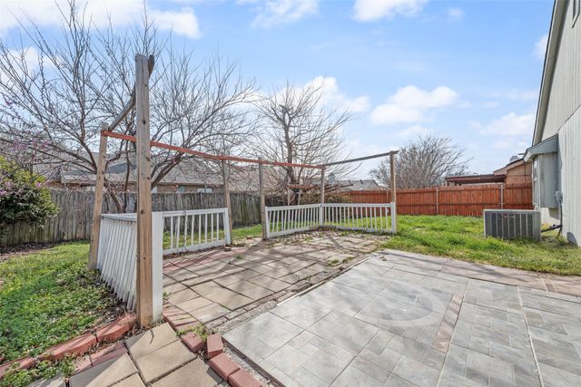 2410 Brookdale Drive, Arlington, TX 76014