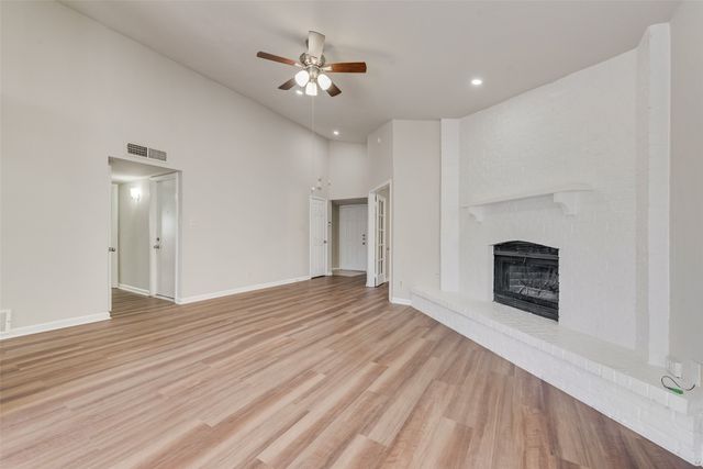 2410 Brookdale Drive, Arlington, TX 76014