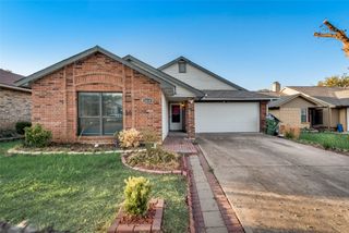 2410 Brookdale Drive, Arlington, TX 76014
