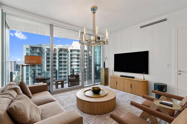 300 Biscayne Boulevard Way 4009W, Miami, FL 33131