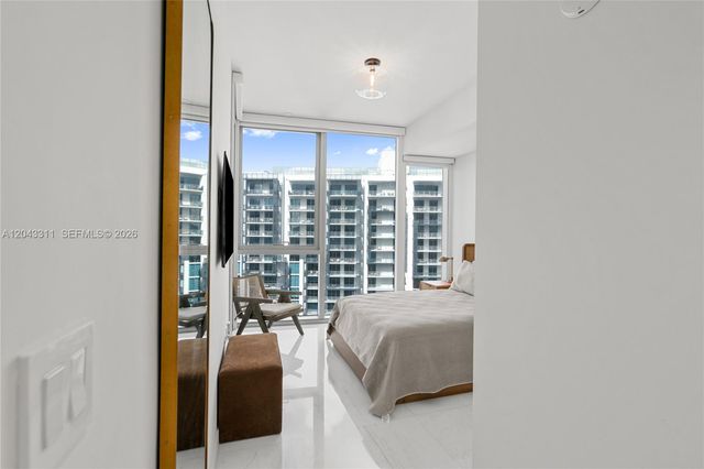 300 Biscayne Boulevard Way 4009W, Miami, FL 33131