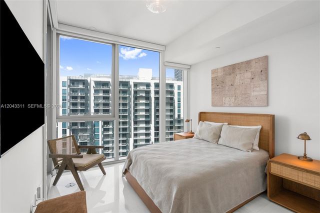 300 Biscayne Boulevard Way 4009W, Miami, FL 33131