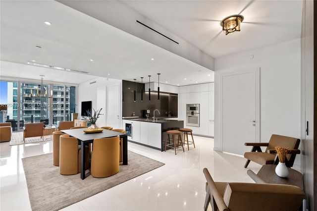 300 Biscayne Boulevard Way 4009W, Miami, FL 33131