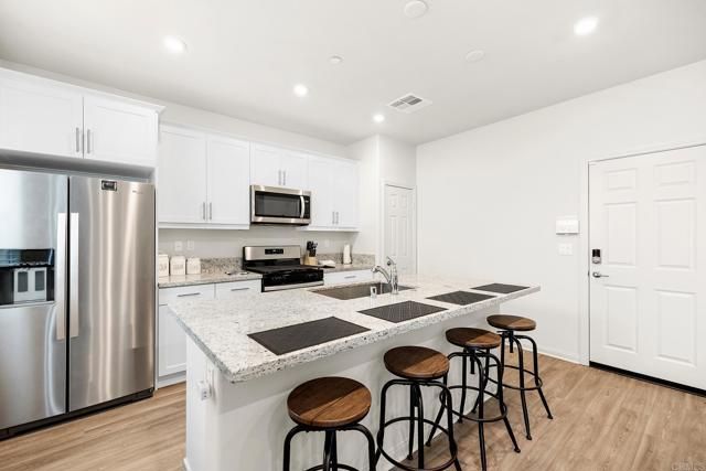 26871 James Drive, Menifee, CA 92585