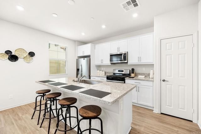 26871 James Drive, Menifee, CA 92585