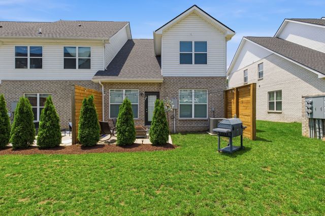 1319 Halter Park Dr, Gallatin, TN 37066