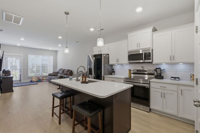 1319 Halter Park Dr, Gallatin, TN 37066
