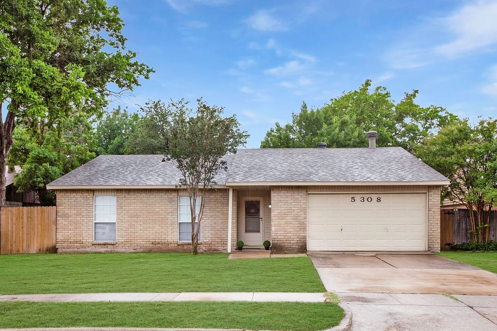 5308 Gates Drive, The Colony, TX 75056