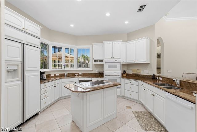 4661 Idylwood LN, Naples, FL 34119