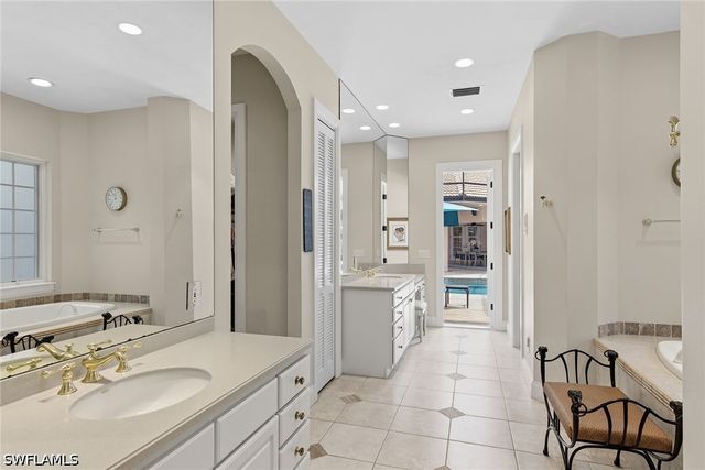 4661 Idylwood LN, Naples, FL 34119