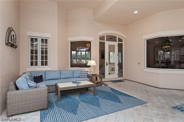 4661 Idylwood LN, Naples, FL 34119