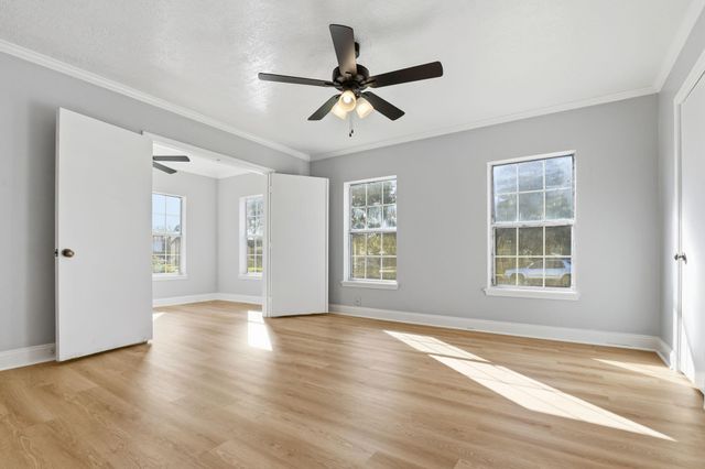 510 E Republic Avenue, Baytown, TX 77520