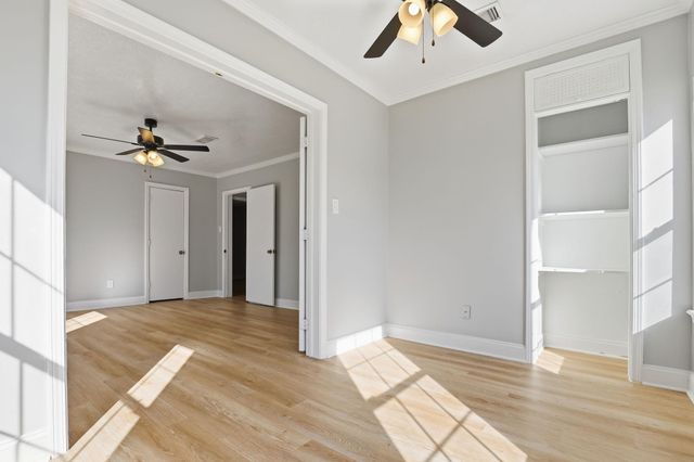 510 E Republic Avenue, Baytown, TX 77520