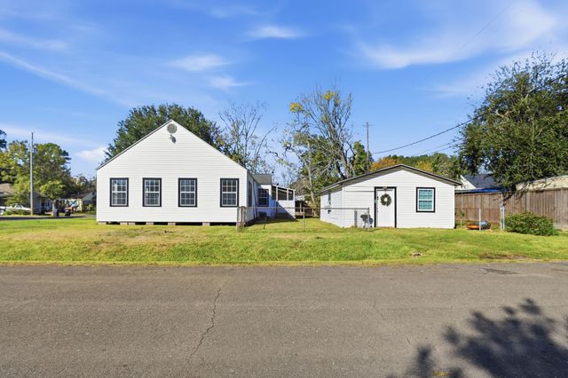 510 E Republic Avenue, Baytown, TX 77520