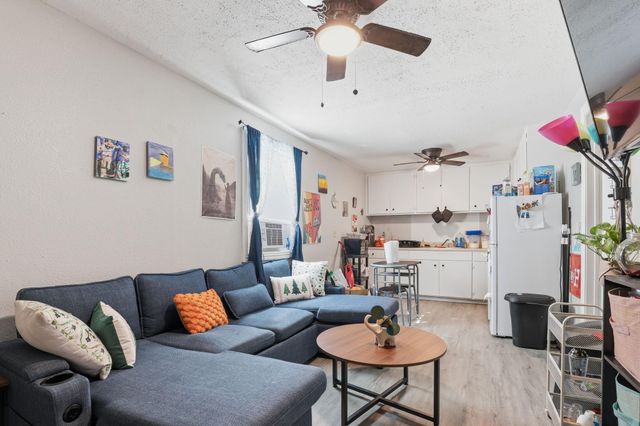 510 E Republic Avenue, Baytown, TX 77520