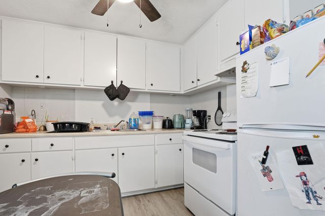 510 E Republic Avenue, Baytown, TX 77520