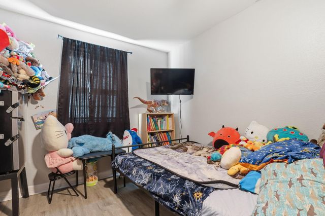 510 E Republic Avenue, Baytown, TX 77520