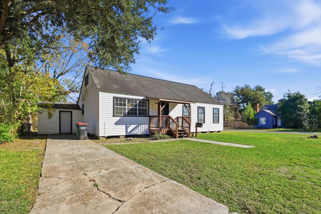 510 E Republic Avenue, Baytown, TX 77520