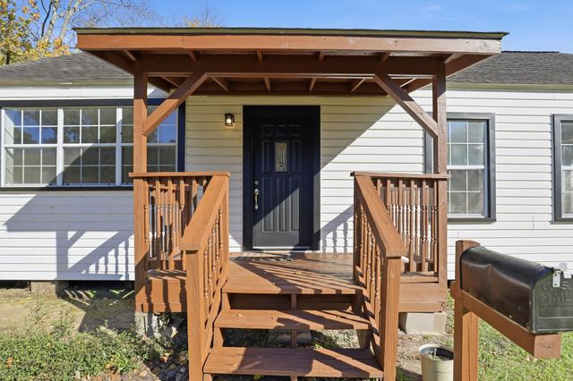 510 E Republic Avenue, Baytown, TX 77520