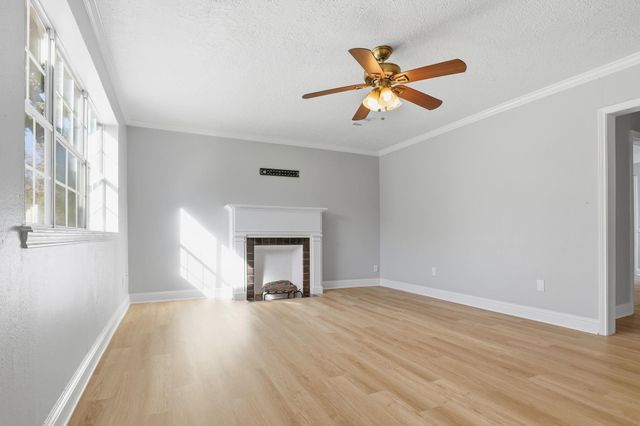 510 E Republic Avenue, Baytown, TX 77520