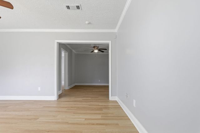 510 E Republic Avenue, Baytown, TX 77520