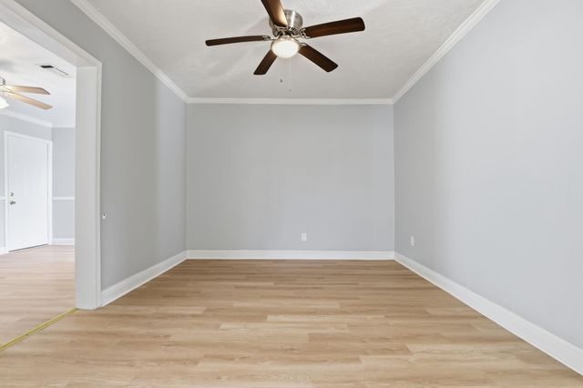 510 E Republic Avenue, Baytown, TX 77520