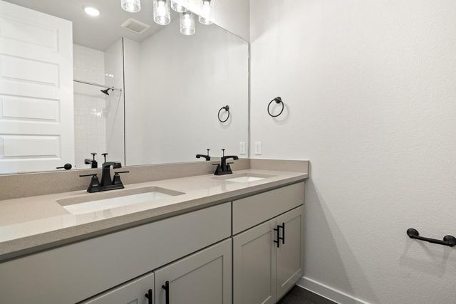 136 Old Woods Road, Liberty Hill, TX 78642