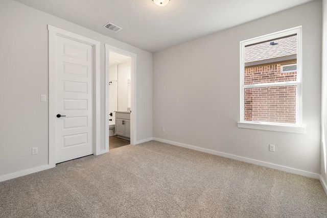 136 Old Woods Road, Liberty Hill, TX 78642