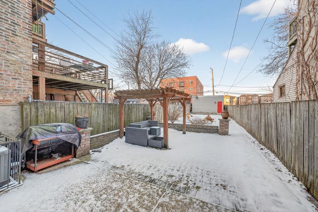 626 E Oakwood Boulevard, Chicago, IL 60653