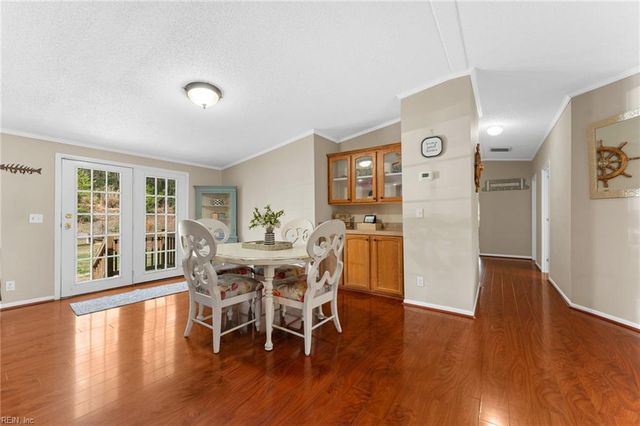 1881 S Waterside DR, Lanexa, VA 23089